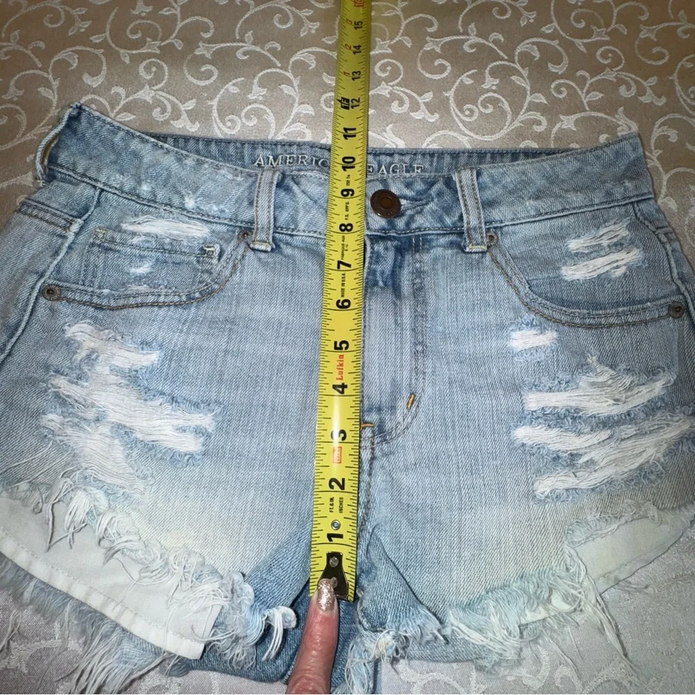 American Eagle Distressed Denim Shorts Size 4 - Picture 11 of 14